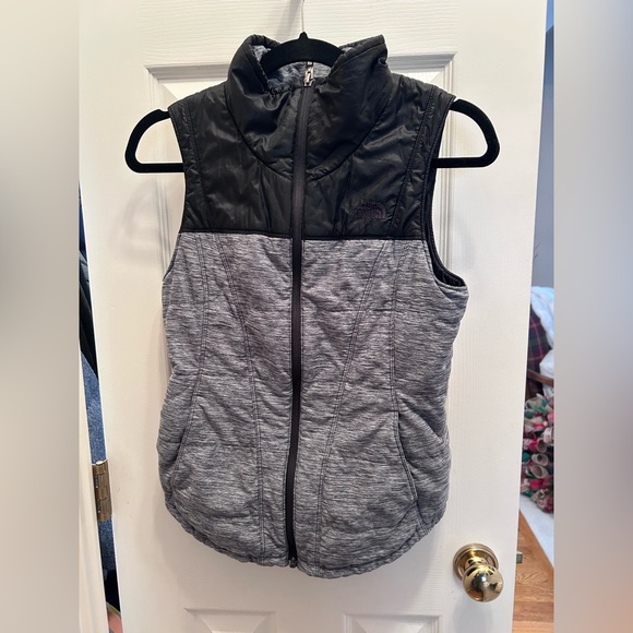 The North Face Jackets & Blazers - The North Face Black & Gray Heather Athletic Vest with Pockets. Size S